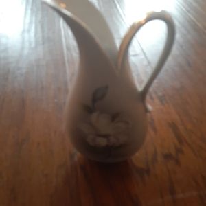 EXQUISITE VTG Lefton Handpainted 9" Pitcher.